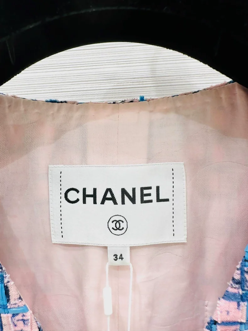 Chanel purple tweed jacket - Image 2