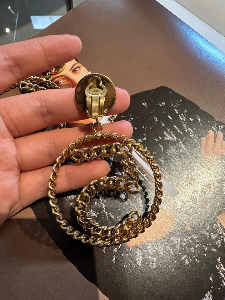 CHANEL RARE VINTAGE JUMBO ICONIC N°5 METAL CHAIN EARRINGS - Image 2