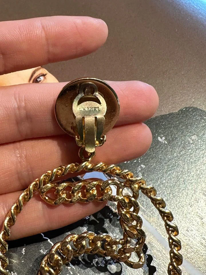 CHANEL RARE VINTAGE JUMBO ICONIC N°5 METAL CHAIN EARRINGS - Image 5