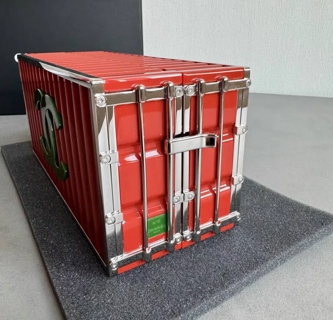 CHANEL Red Paris Hamburg Shipping Container Minaudière Clutch Bag 2017 - Image 5