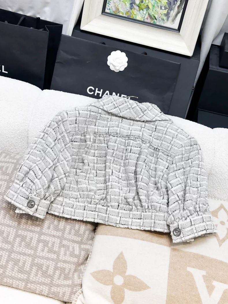 Chanel 22C Short Check Tweed Woven Jacket - Image 2