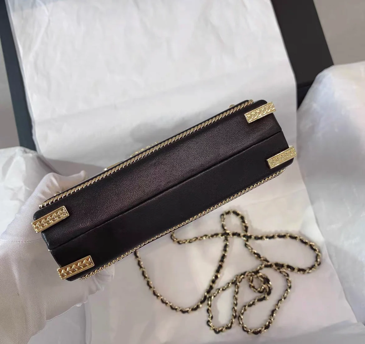 CHANEL Room Card Minaudiere Evening crossbody - Image 4