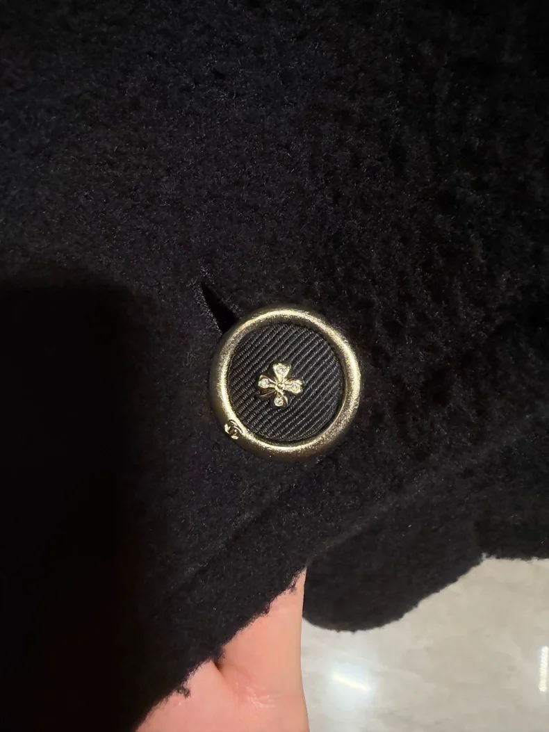 Chanel 20A black coat - Image 4
