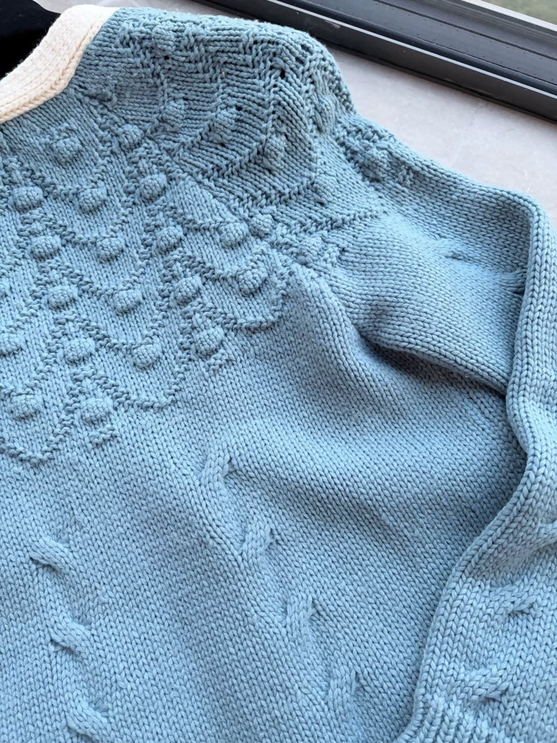 Chanel 2015 Blue Cashmere Badge Cardigan - Image 7