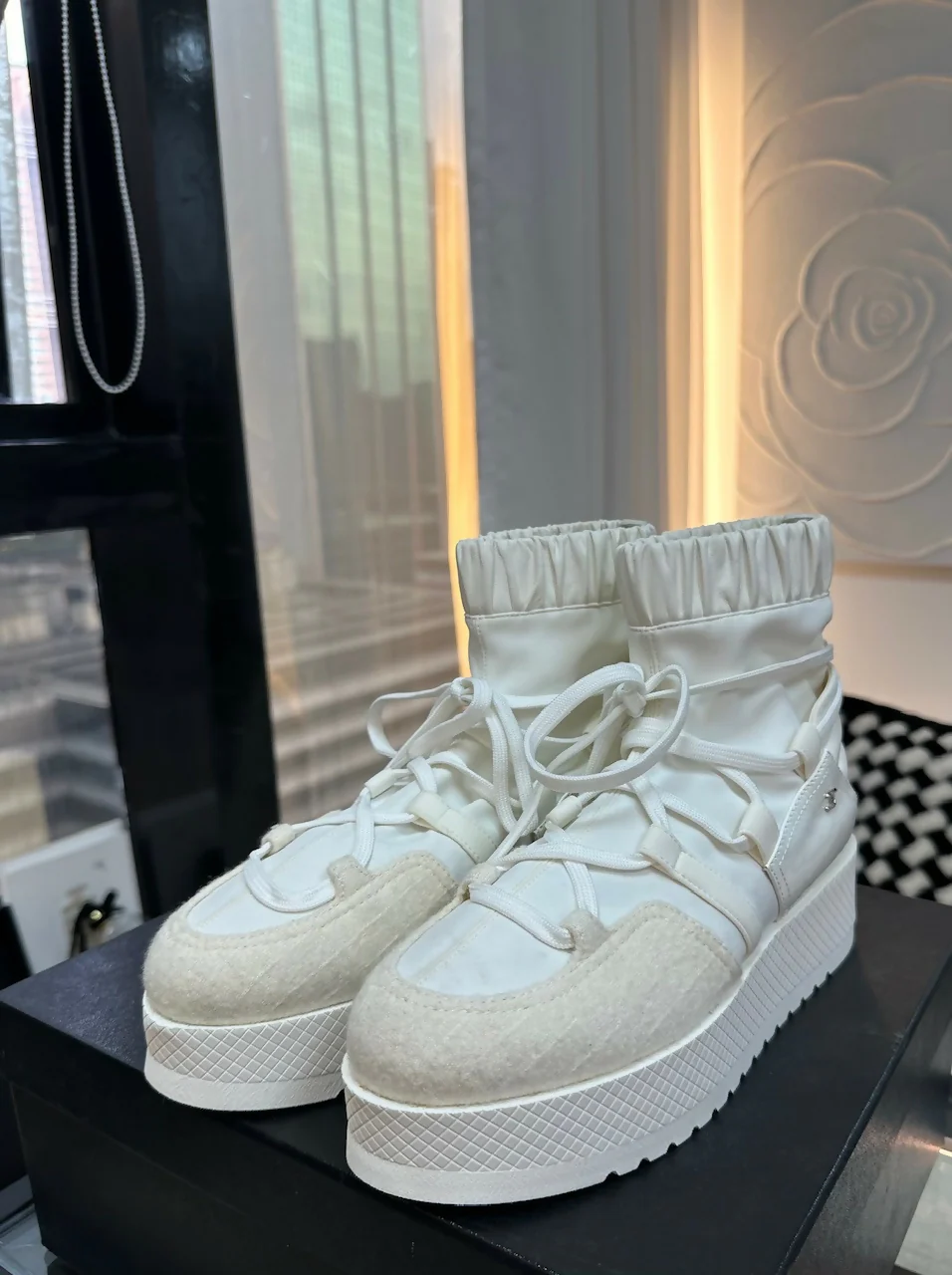 Chanel Shoes 38 Tweed and Leather Cream White Boots - Image 2