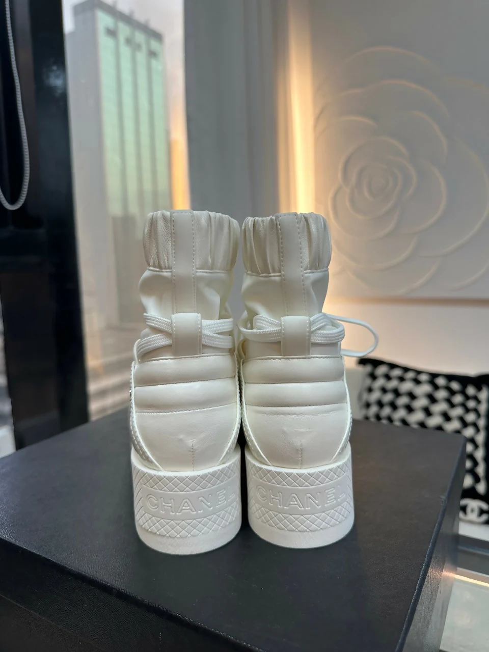 Chanel Shoes 38 Tweed and Leather Cream White Boots - Image 3