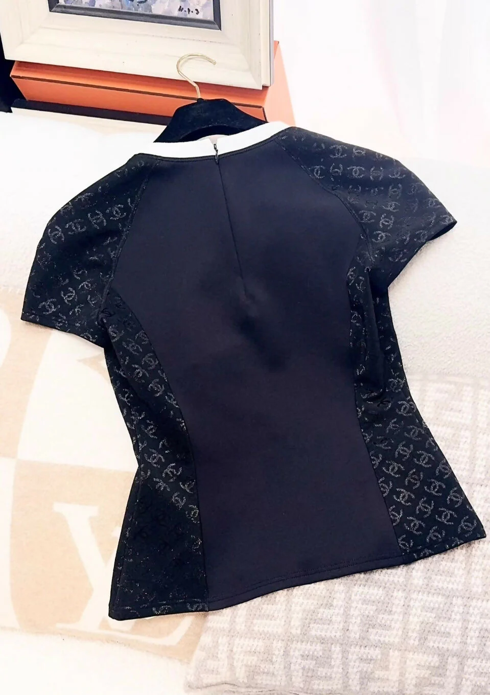 Chanel 24C black top - Image 3