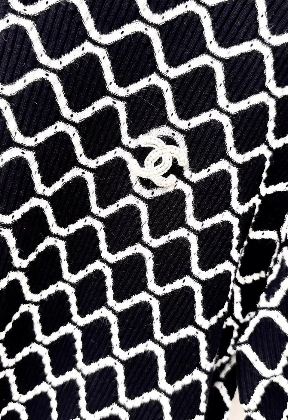 Chanel 20P black & white top - Image 3