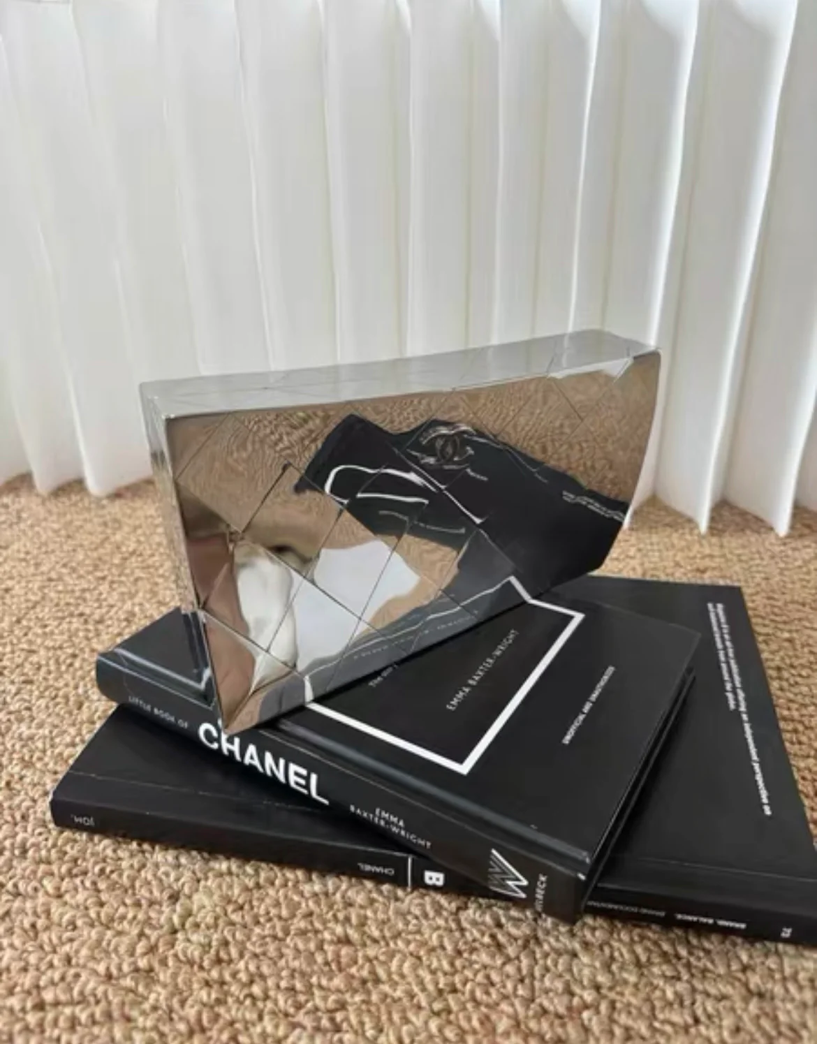 Chanel Silver Metal Chic Twisted Mirror Paris-Bombay Minaudière Clutch Silver Hardware, 2012 - Image 2