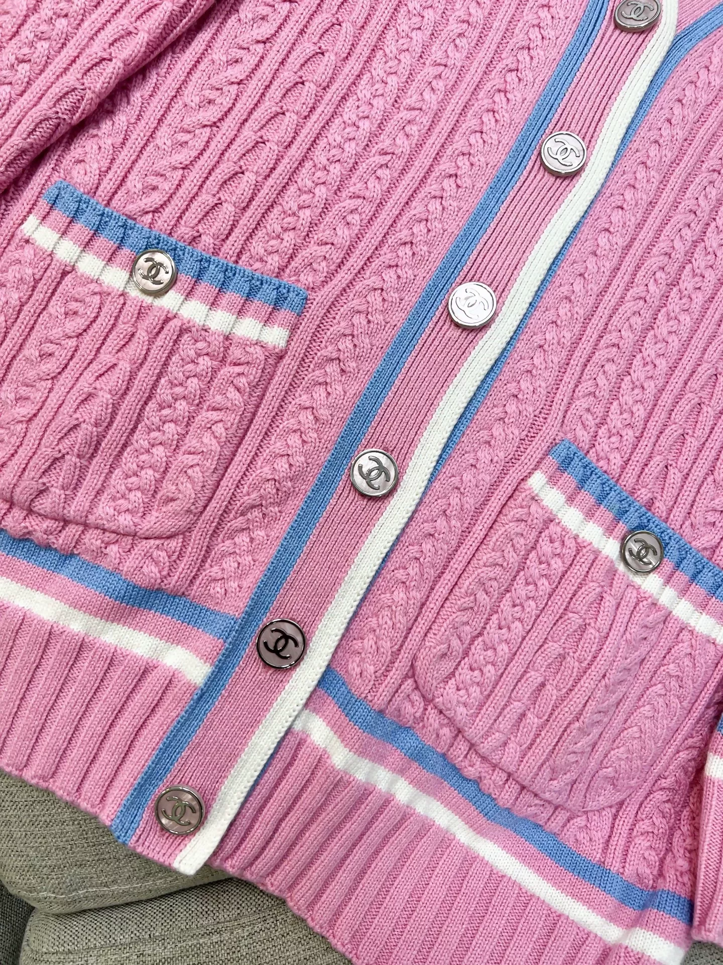 Chanel 23P pink and blue/white long knit cardigan - Image 3