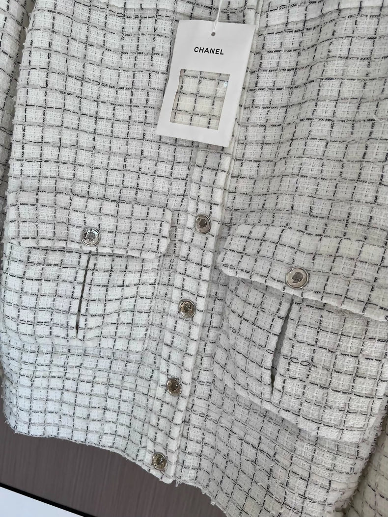 Chanel 25k feather collar tweed jacket - Image 3