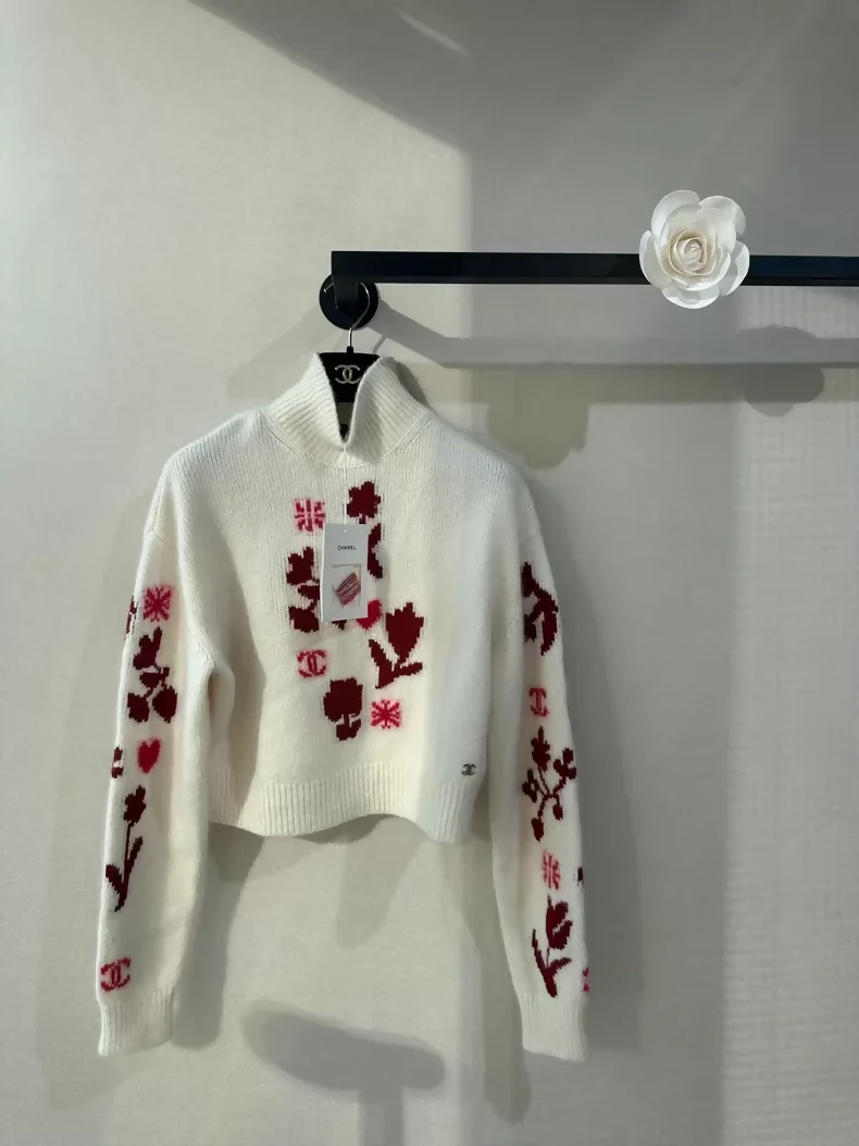 Chanel Ski Collection White Floral Turtleneck Cashmere Sweater