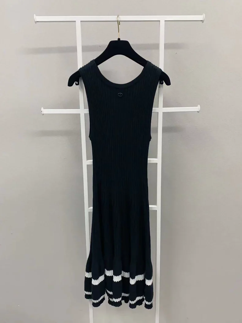 Chanel black dress - Image 2