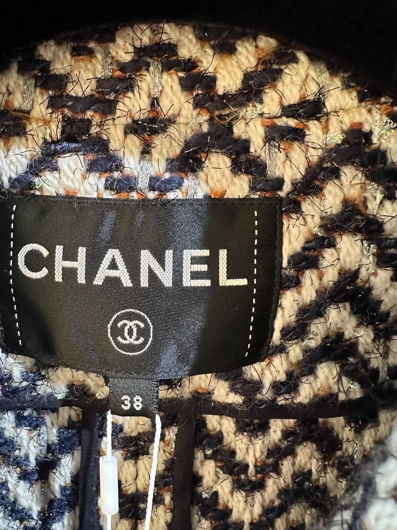 Chanel 19k Wool Fringe jacket - Image 2