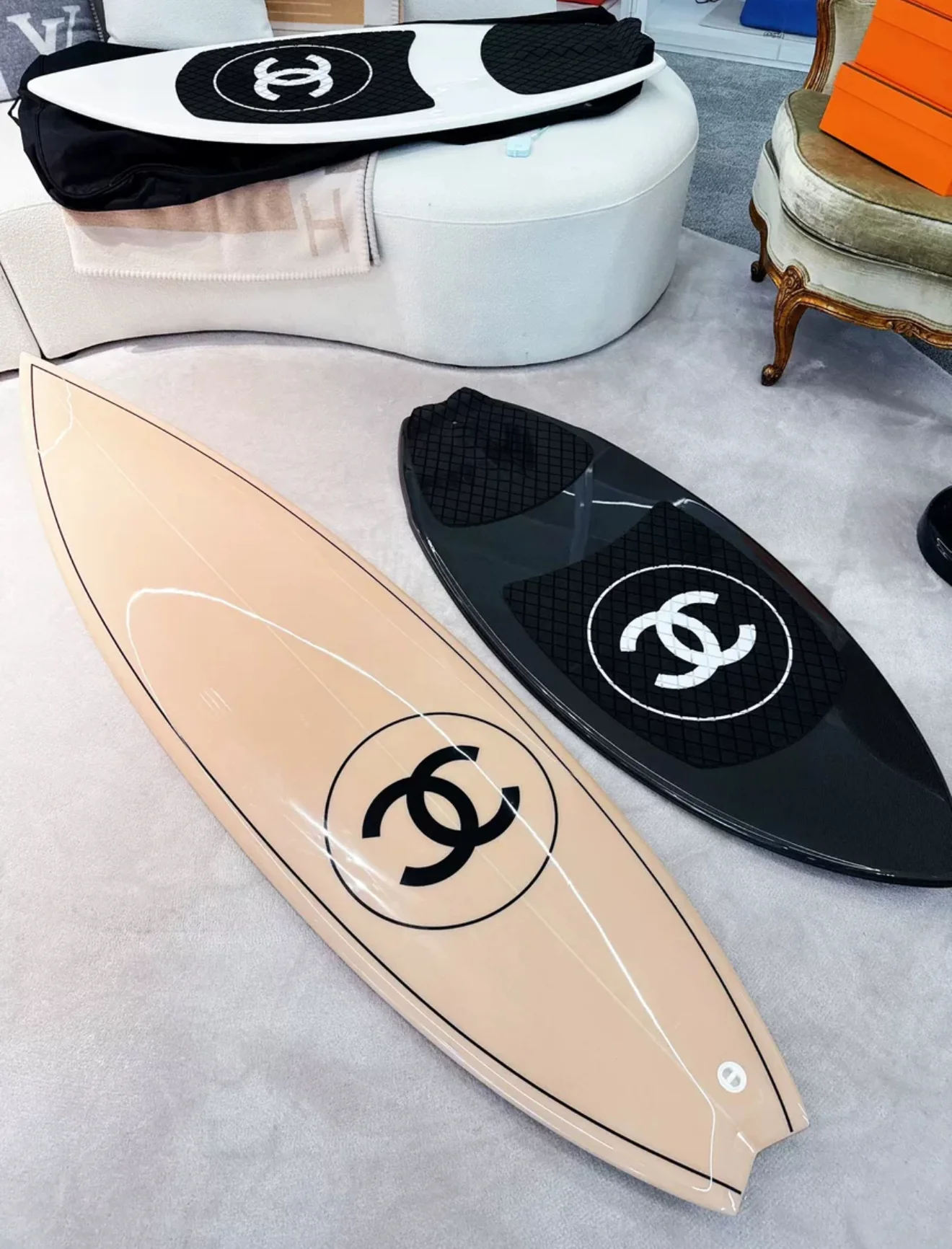 CHANEL Limited Edition Black Surfboard - Image 4