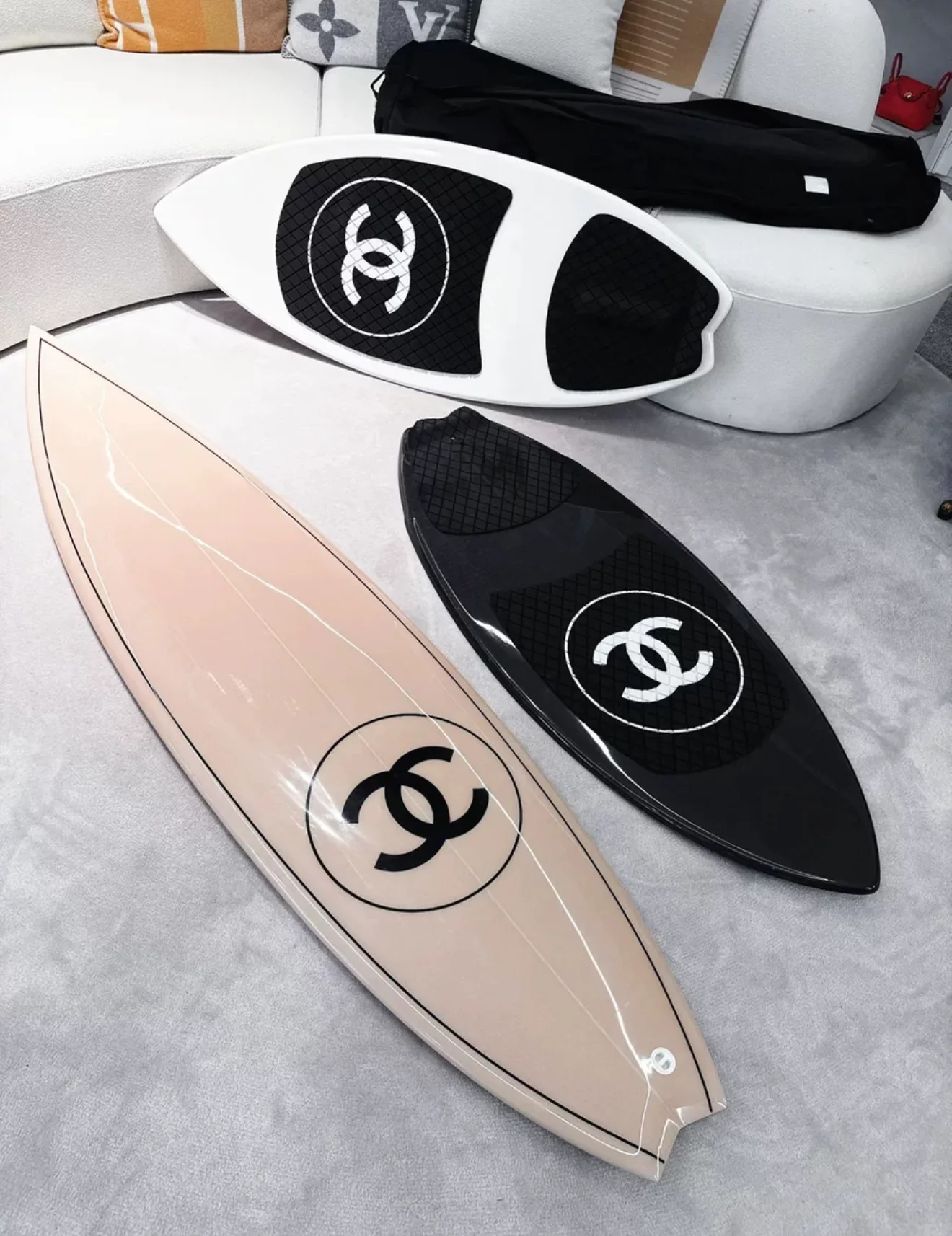 CHANEL Limited Edition Black Surfboard - Image 5