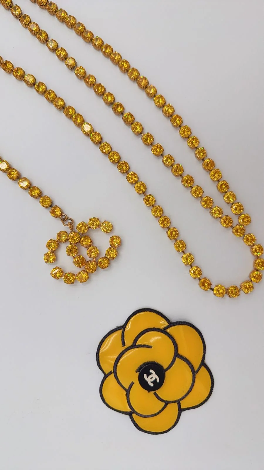 Chanel Spring/Summer 1995 “Barbie Collection” Yellow Camellia Hair Accessory - Image 4