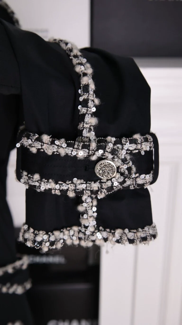 Chanel Spring/Summer 2004 Runway Black and White Tweed Coat - Image 3