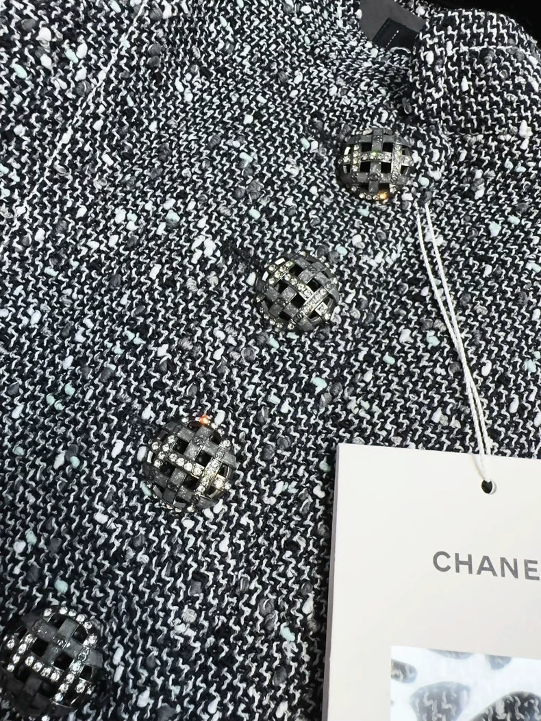 Chanel 19S grey tweed jacket - Image 3