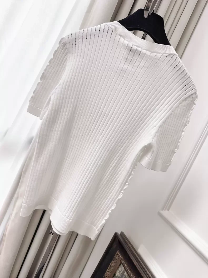 Chanel 22S Basic White Knit T-shirt Top with Small Double C Logo - Image 2