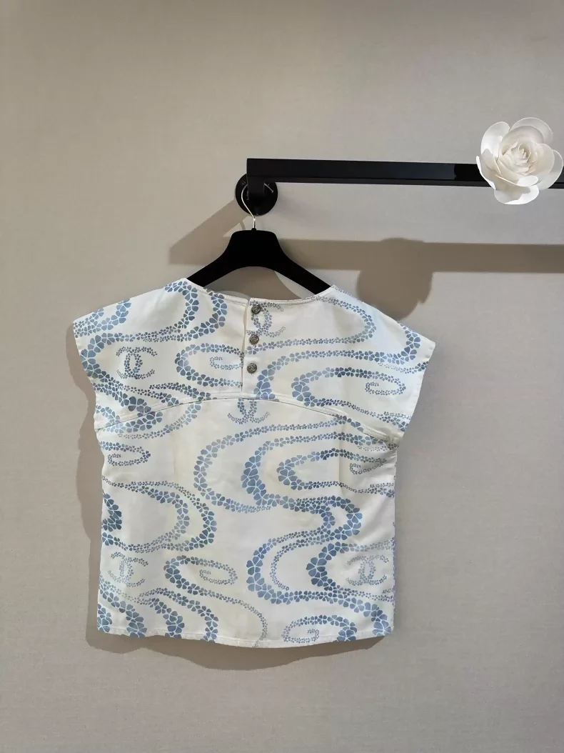 Chanel 25M Printed Denim Top - Image 2