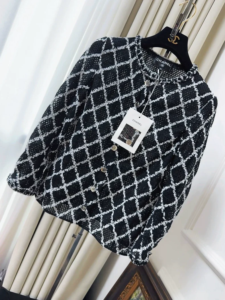 Chanel 25S Black & white quilted embroidered jacket