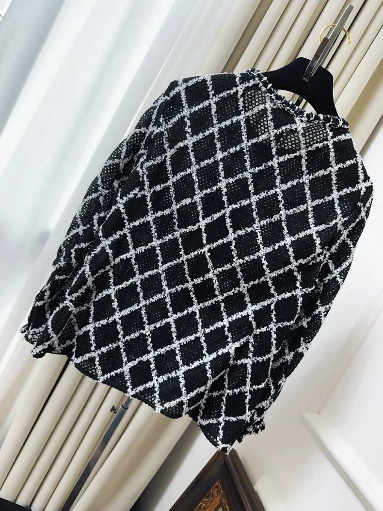 Chanel 25S Black & white quilted embroidered jacket - Image 2