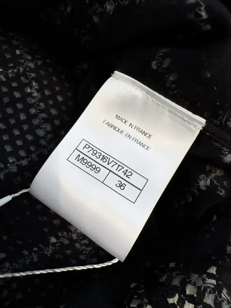 Chanel 25S Black & white quilted embroidered jacket - Image 7