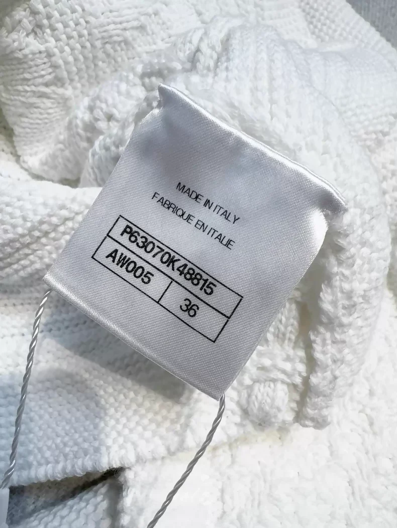 Chanel 20P White Double C Jacquard Knit Off-Shoulder Top - Image 7