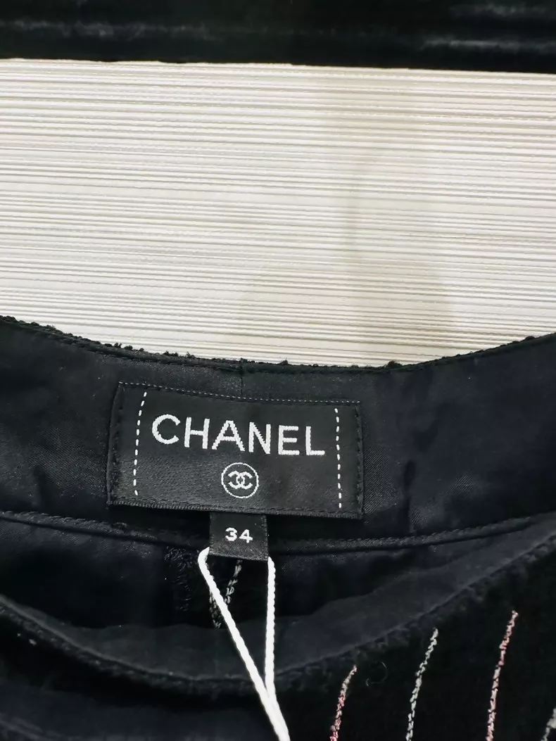 Chanel striped tweed shorts - Image 2