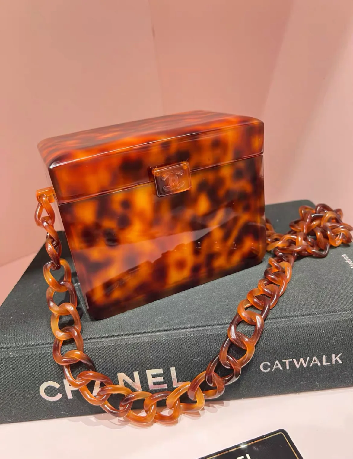 CHANEL Tortoiseshell Bakelite Mini Box Bag 1994-1996 - Image 2