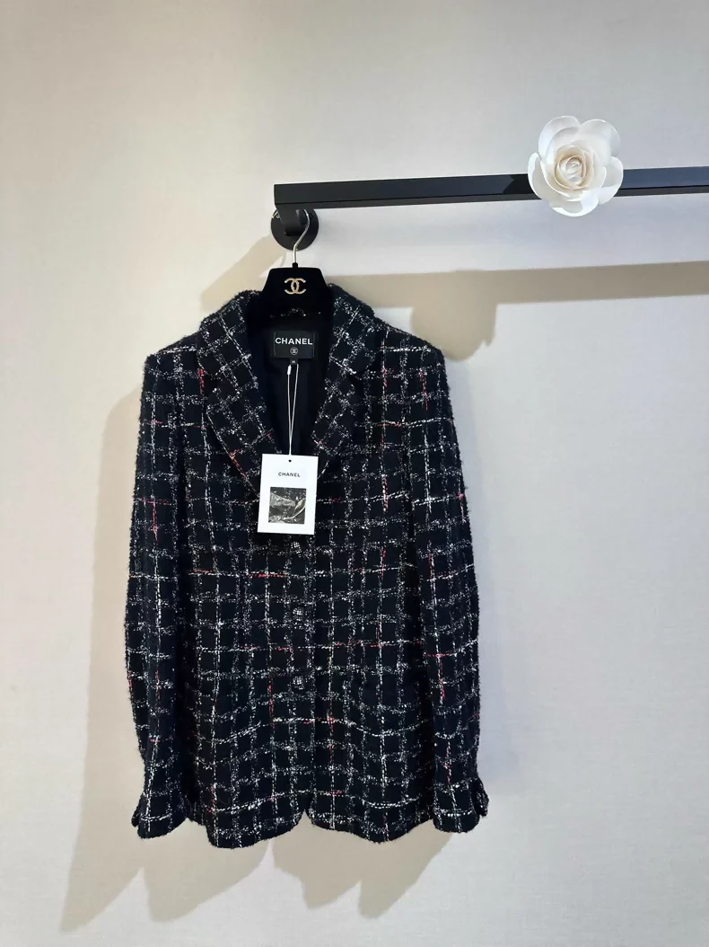 Chanel 22k black tweed black jacket