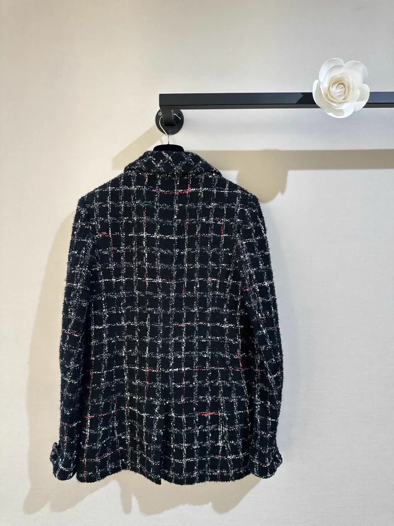 Chanel 22k black tweed black jacket - Image 3