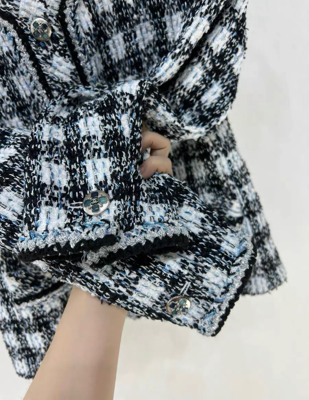 Chanel 23P Tweed Check Jacket with Contrast Trim in White, Black, Blue & Silver - Image 3