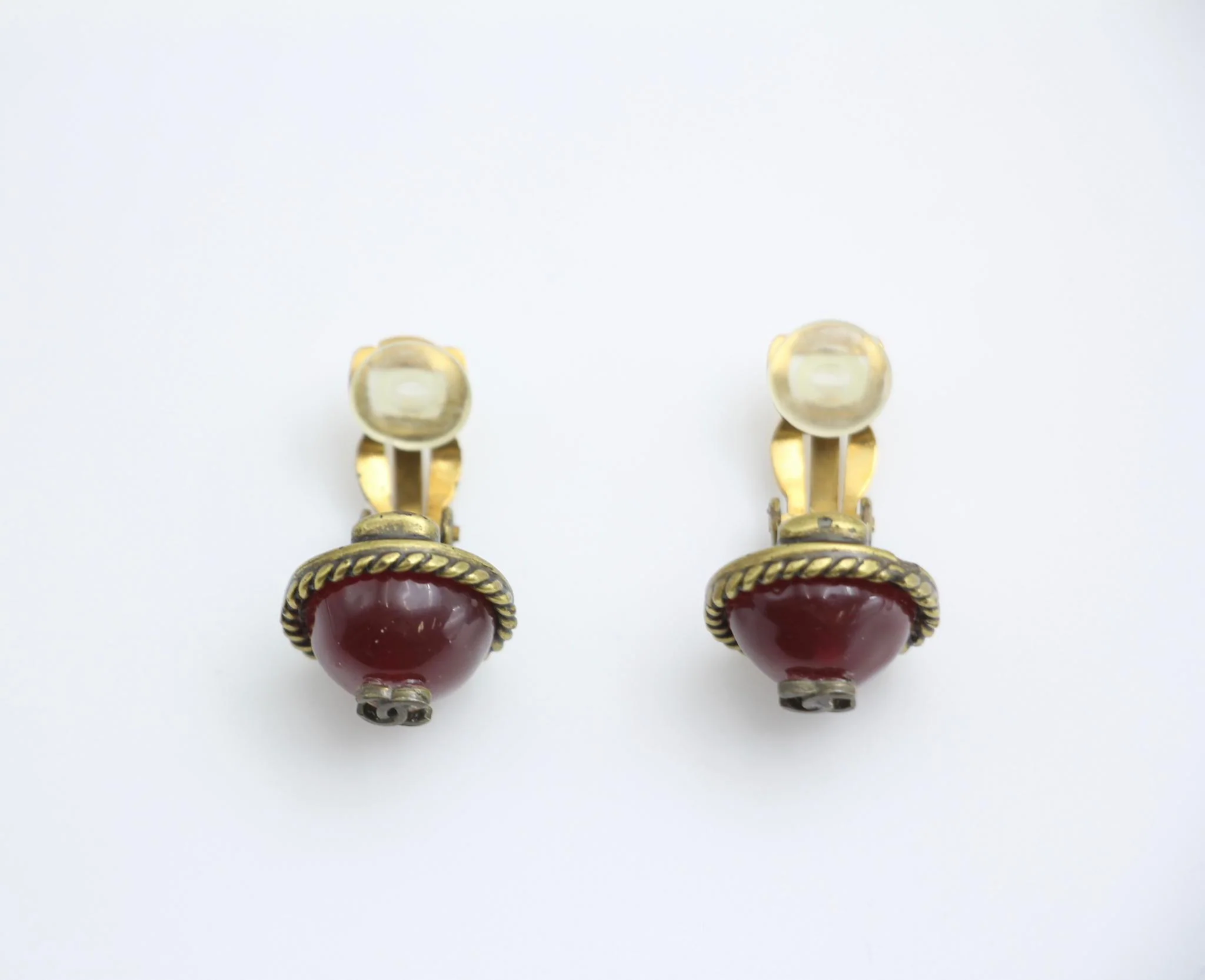 Chanel Vintage 00A Glazed Red Vintage Round Gold Hoop Earrings - Image 2