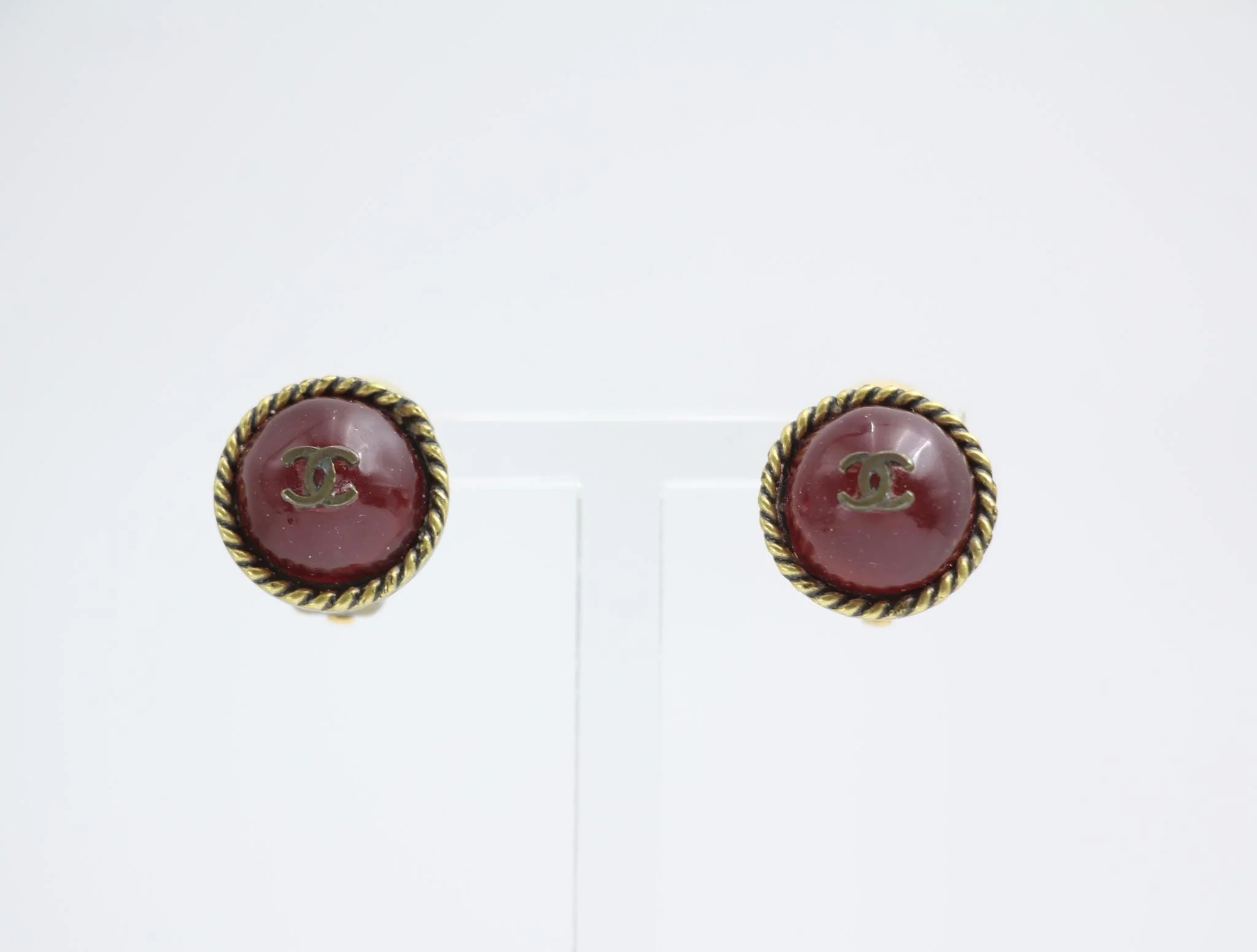 Chanel Vintage 00A Glazed Red Vintage Round Gold Hoop Earrings - Image 3
