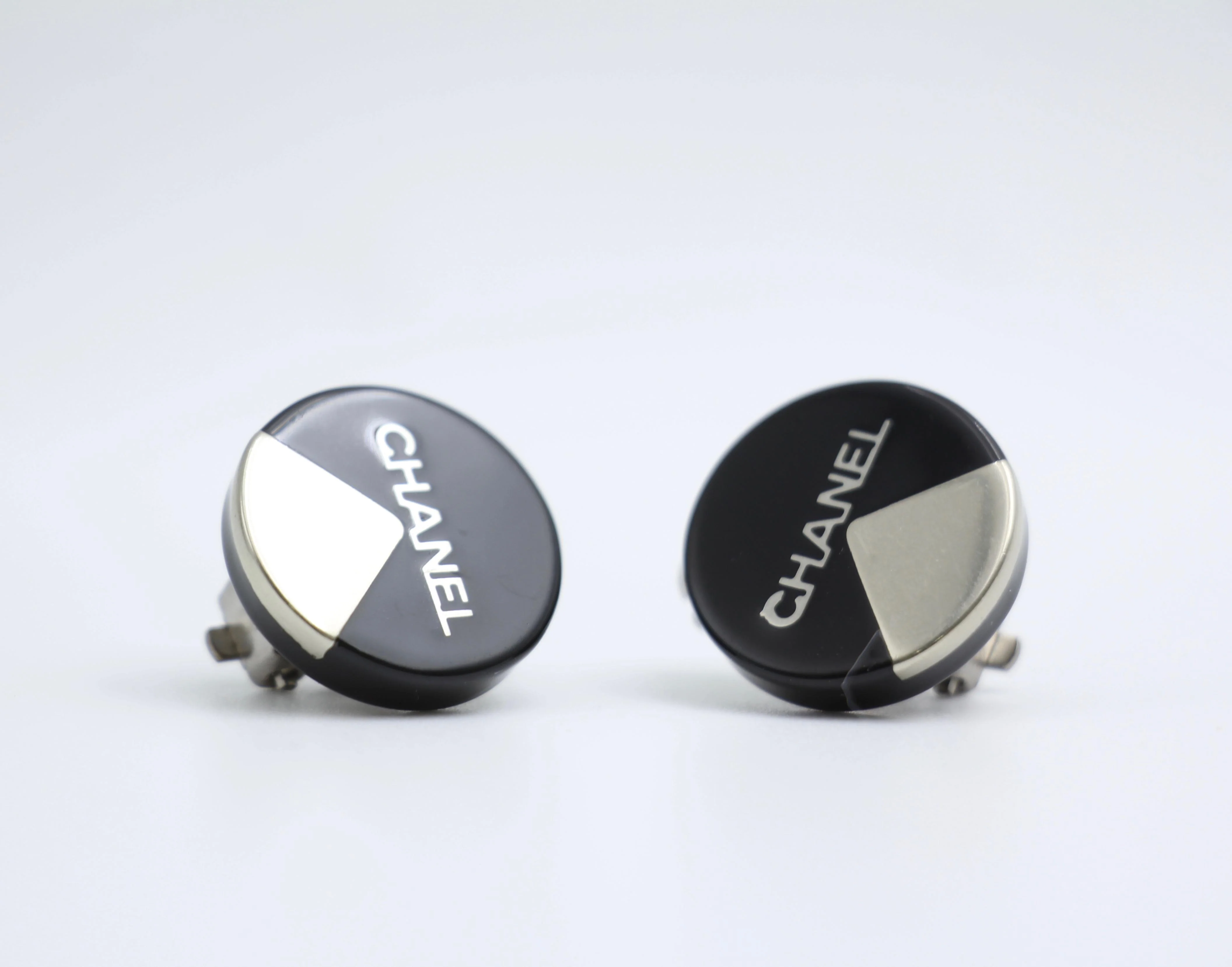 Chanel Vintage 00A Resin English Lettering Black Silver Half Triangle Earrings