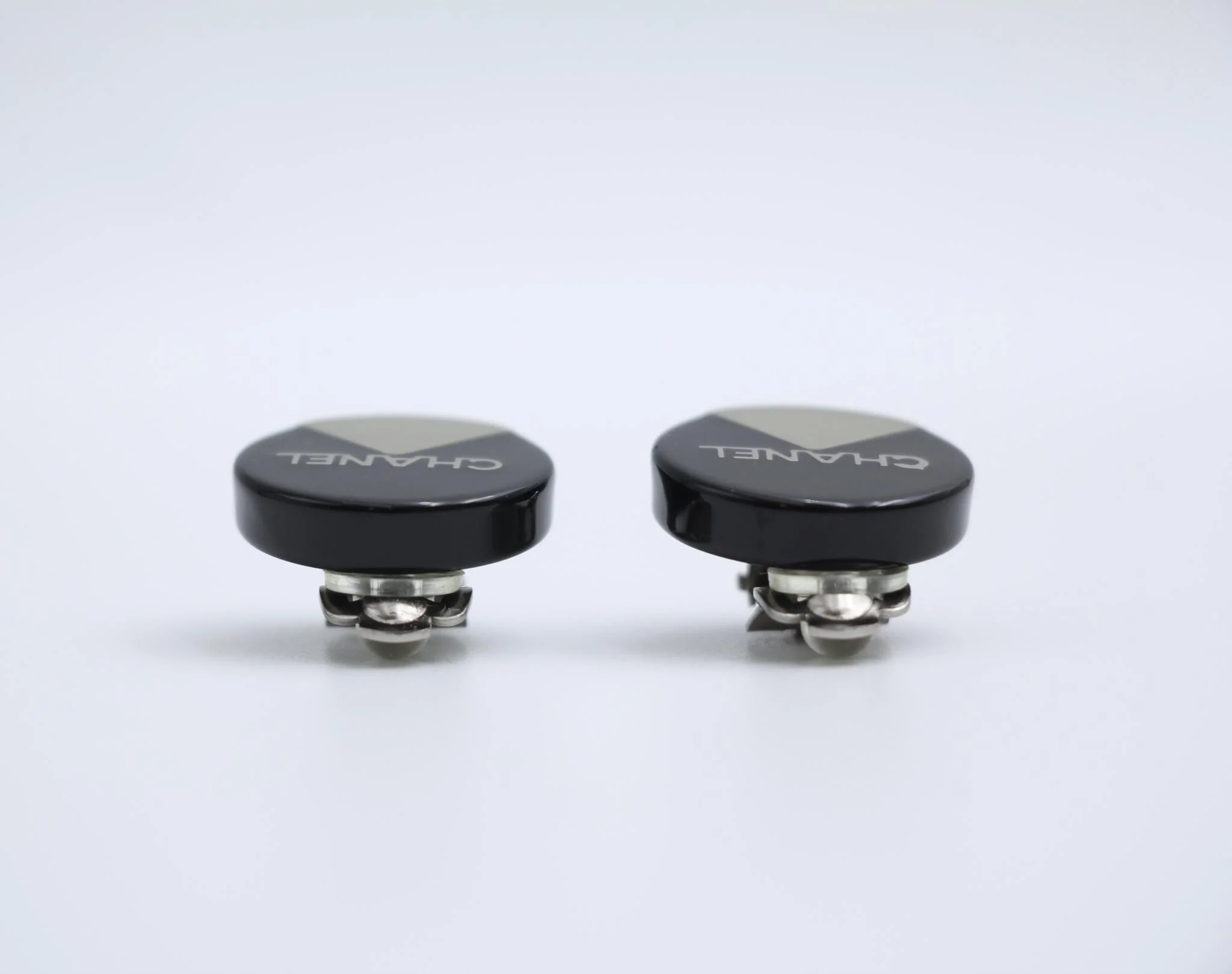 Chanel Vintage 00A Resin English Lettering Black Silver Half Triangle Earrings - Image 5