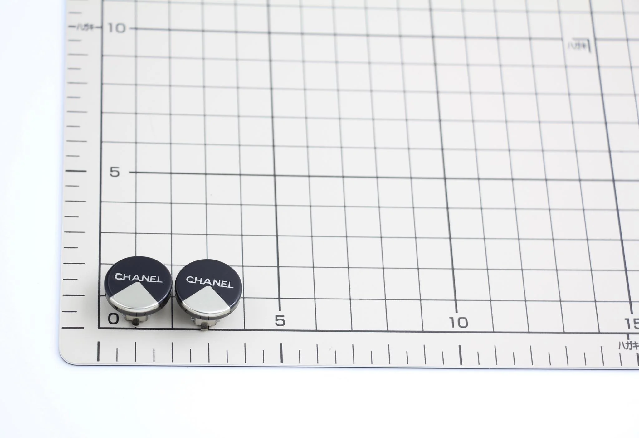 Chanel Vintage 00A Resin English Lettering Black Silver Half Triangle Earrings - Image 9