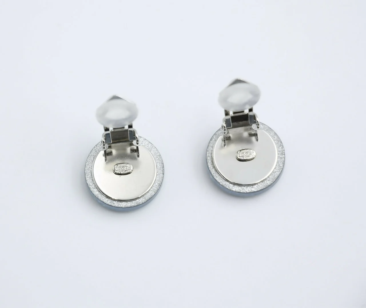 Chanel Vintage 00A Resin Light Blue Glitter Round Clip-on Earrings - Image 7