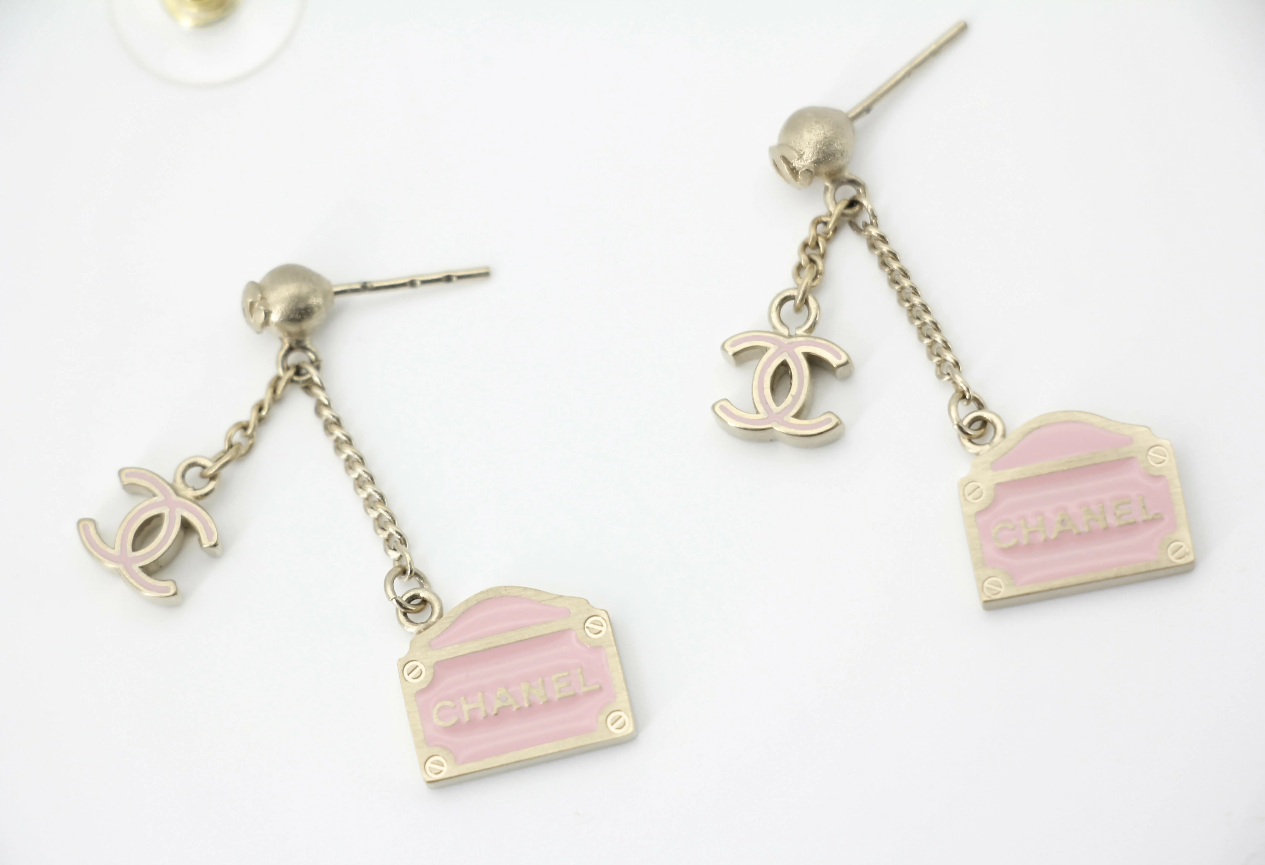 Chanel Vintage 01 Enamel Pink Purse Rue Cambon CC Dangle Stud Earrings - Image 4