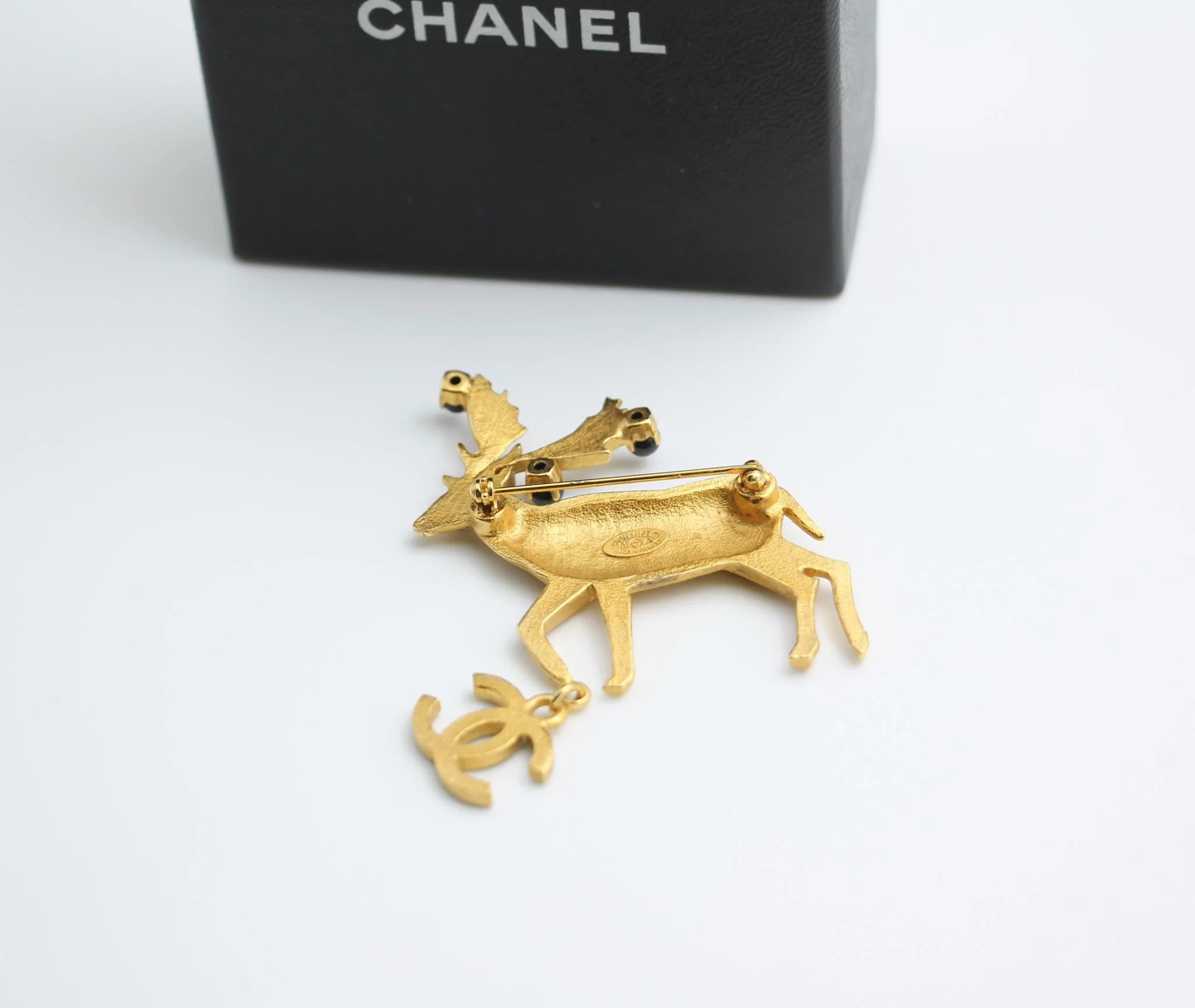 Chanel Vintage 01A Rhinestone Deer Cc Brooch - Image 6