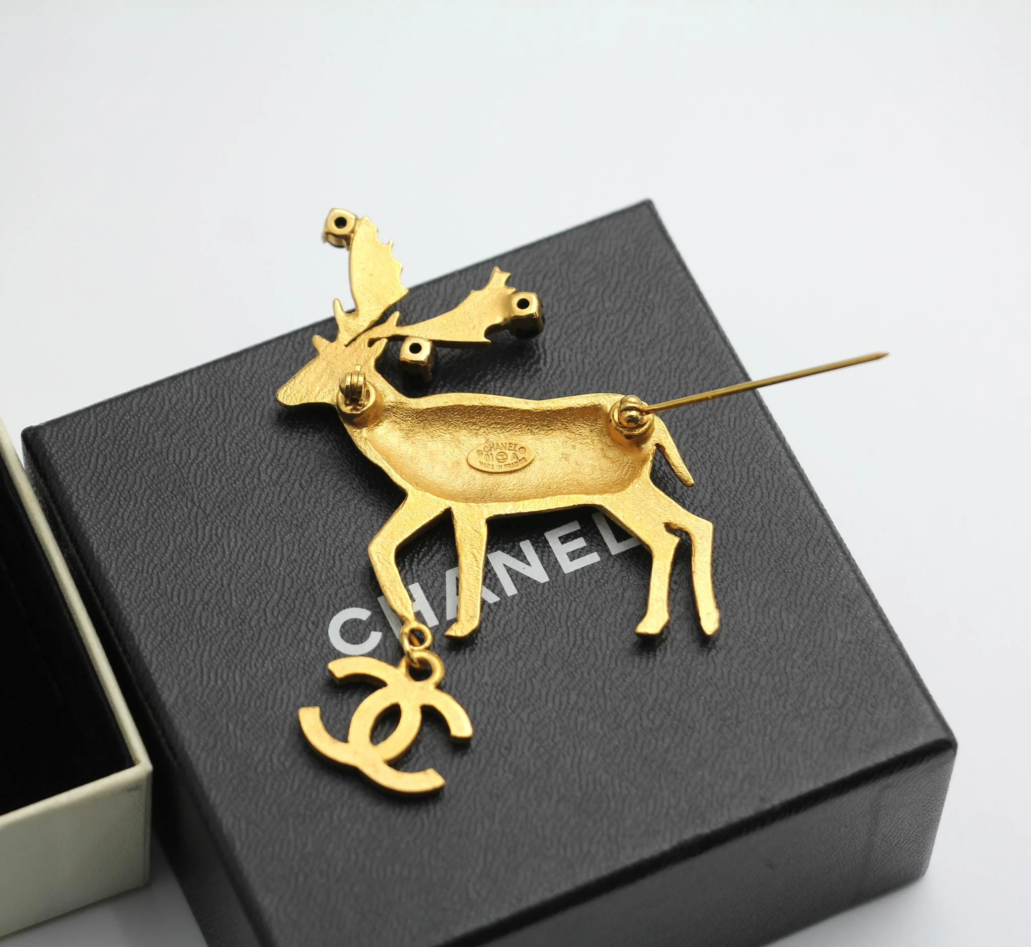 Chanel Vintage 01A Rhinestone Deer Cc Brooch - Image 7
