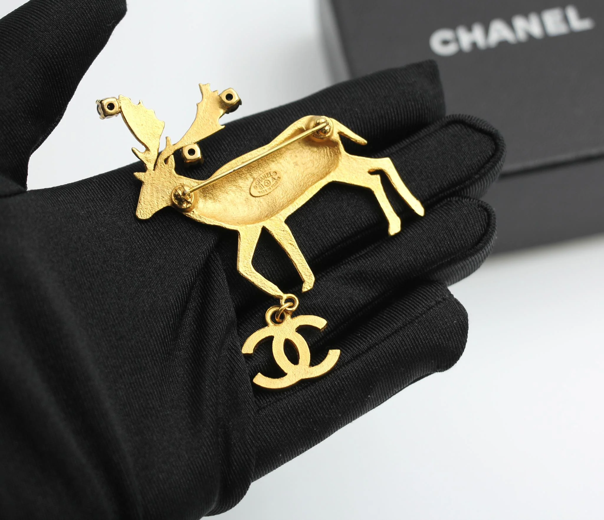 Chanel Vintage 01A Rhinestone Deer Cc Brooch - Image 9