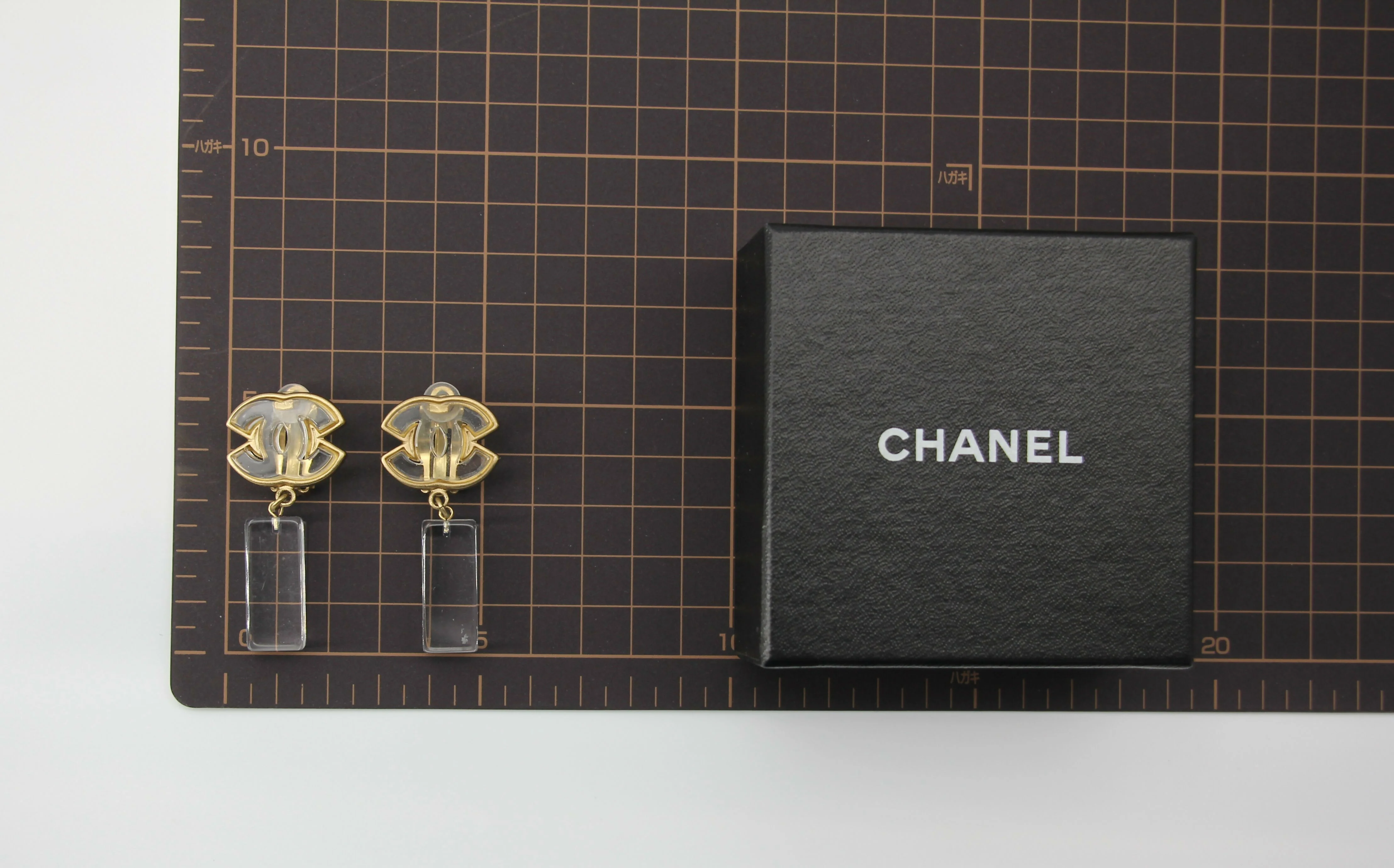 Chanel Vintage 01P Acrylic Rectangular Ice Cube Dangle Clip-on Earrings - Image 10