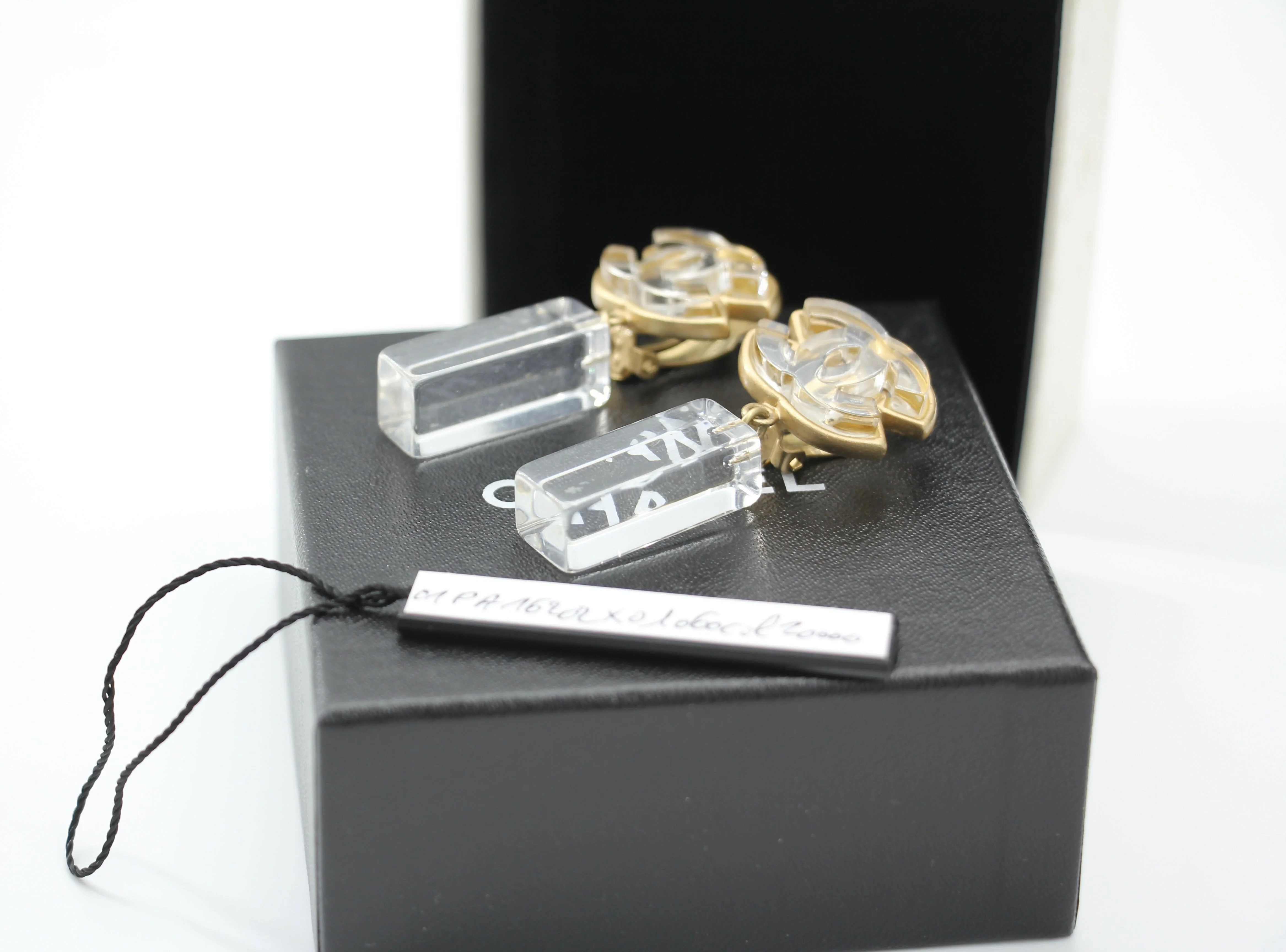 Chanel Vintage 01P Acrylic Rectangular Ice Cube Dangle Clip-on Earrings - Image 3