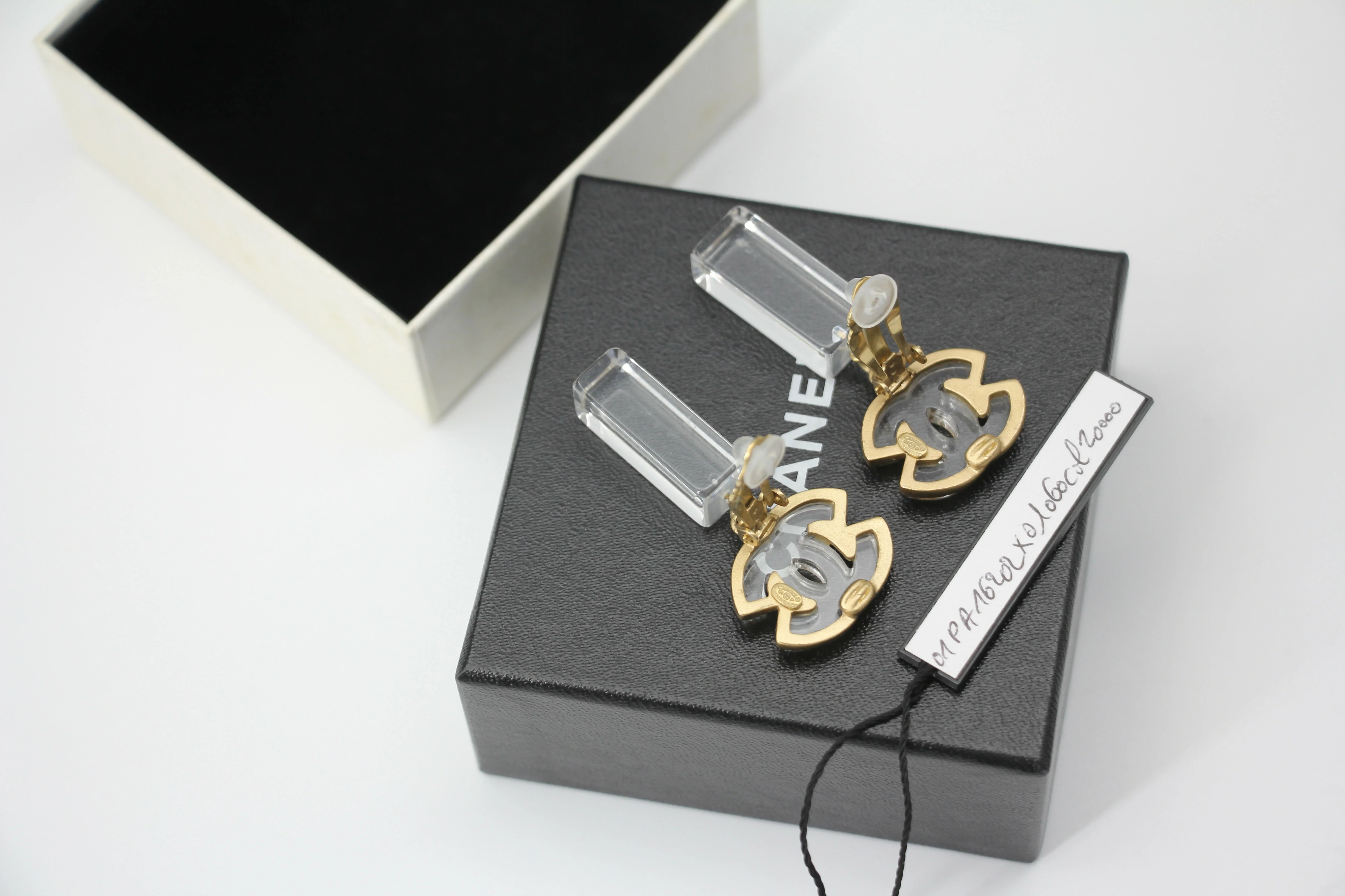 Chanel Vintage 01P Acrylic Rectangular Ice Cube Dangle Clip-on Earrings - Image 4