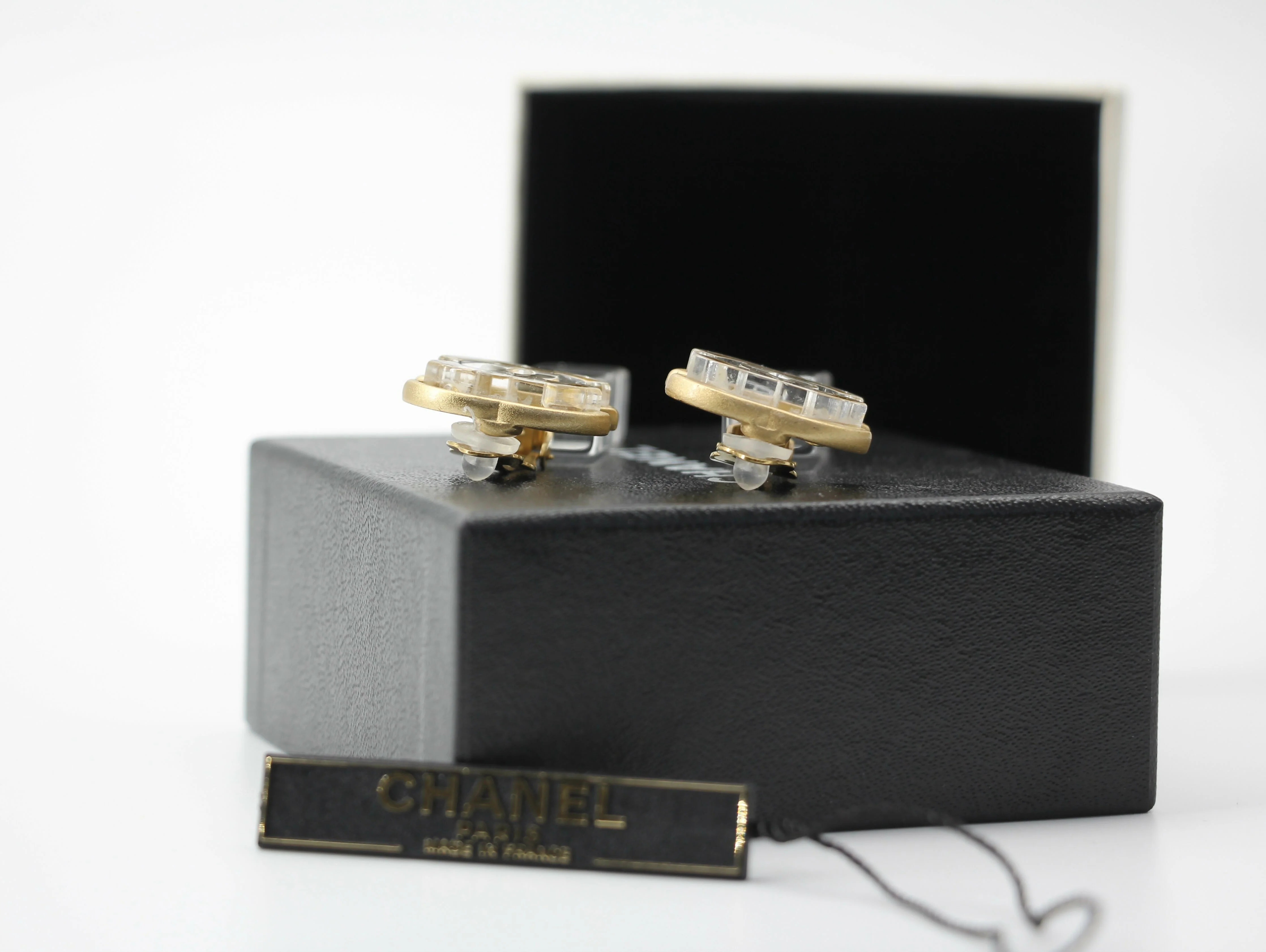Chanel Vintage 01P Acrylic Rectangular Ice Cube Dangle Clip-on Earrings - Image 7