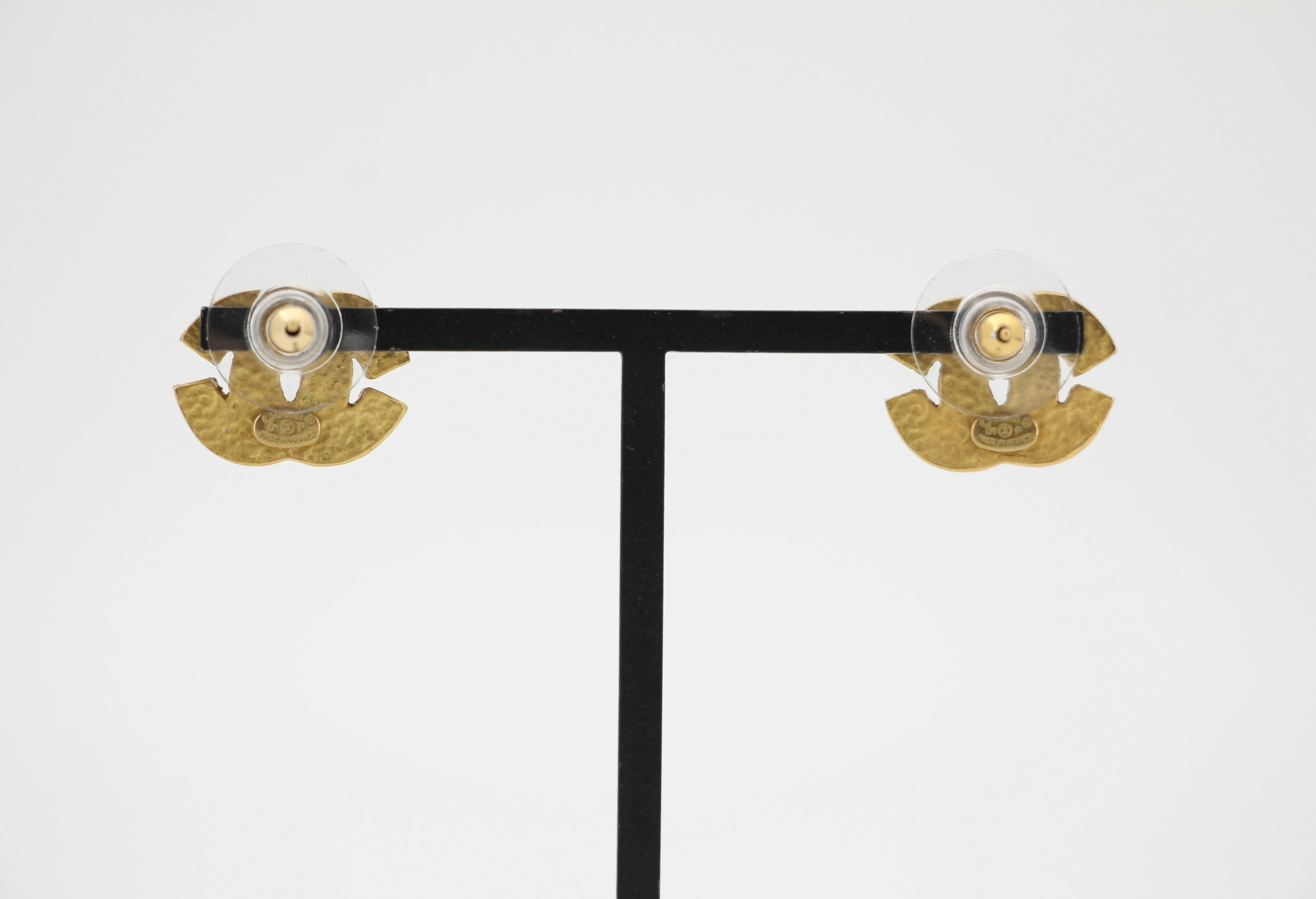 Chanel Vintage 01P Gold-plated Bright Gold CC Clip-on Earrings - Image 3