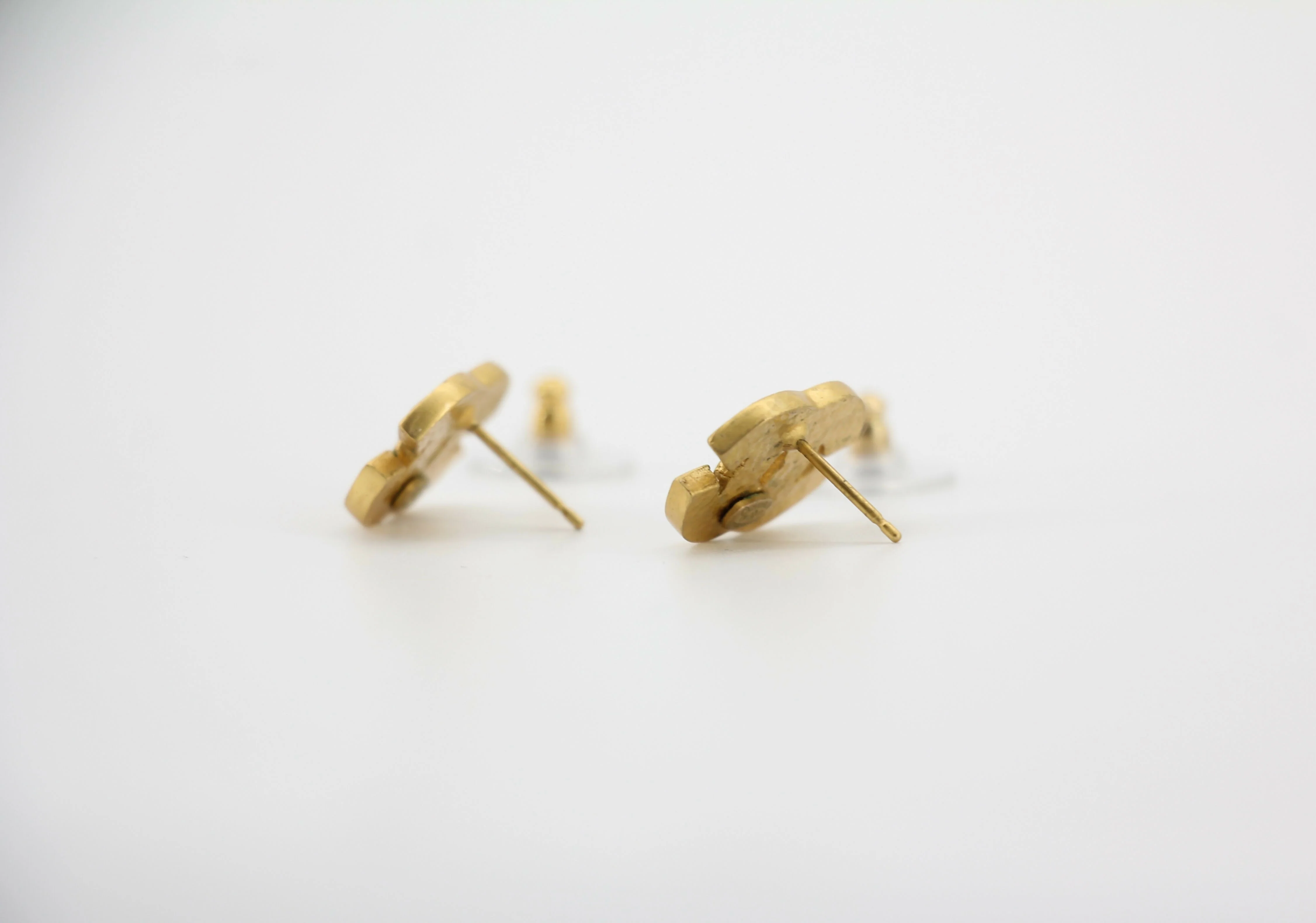 Chanel Vintage 01P Gold-plated Bright Gold CC Clip-on Earrings - Image 7